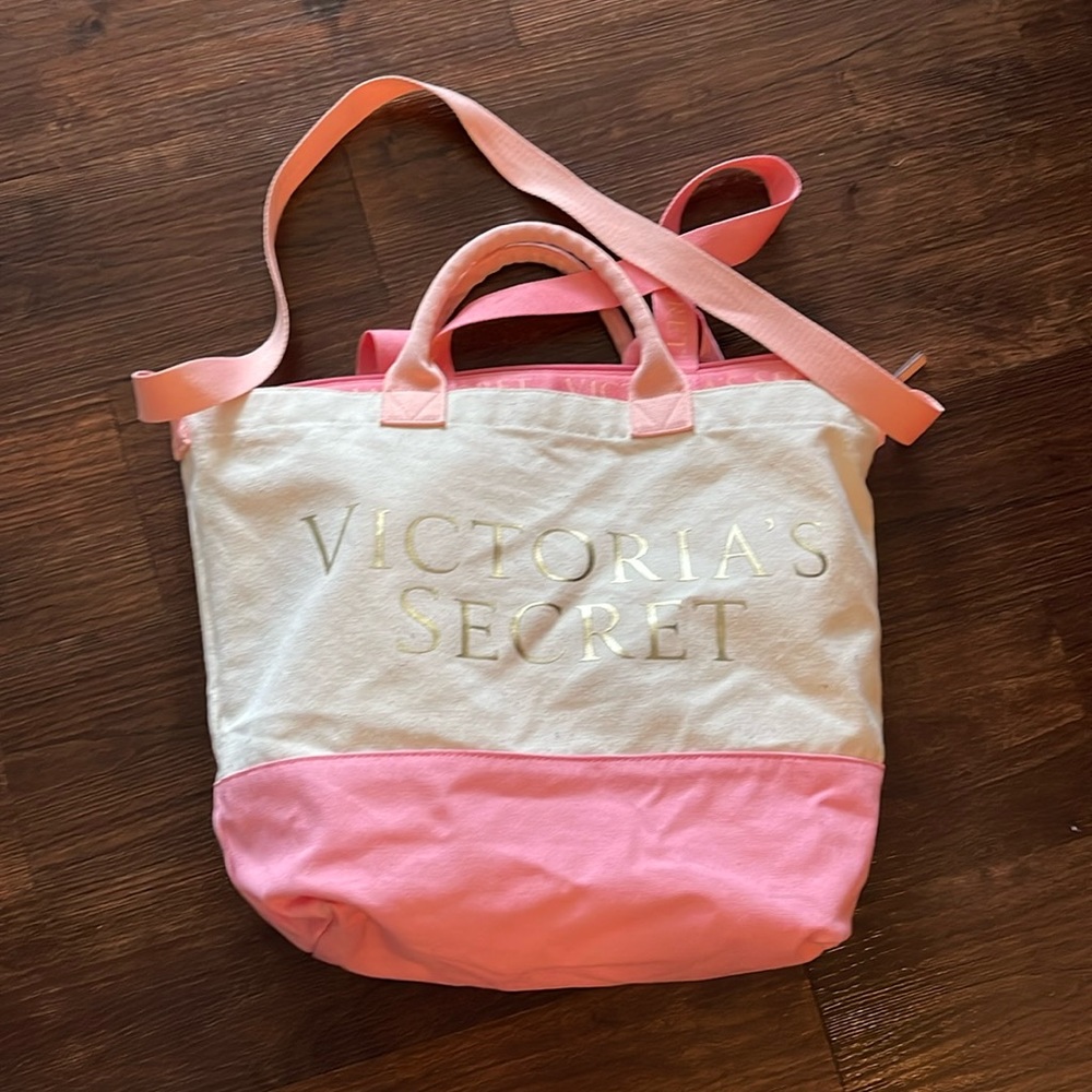 Victorias secret beach bag. Cool storage insert.